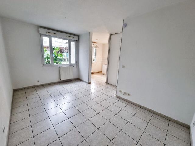Appartement 1 pièce, 27 m² à louer à Grenoble 38100