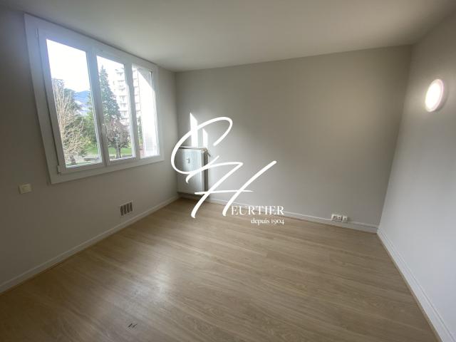 Appartement 1 pièce, 27 m² à louer à Le Pont de Claix 38800