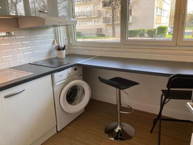 Appartement 1 pièce, 27 m² à louer à Palaiseau 91120