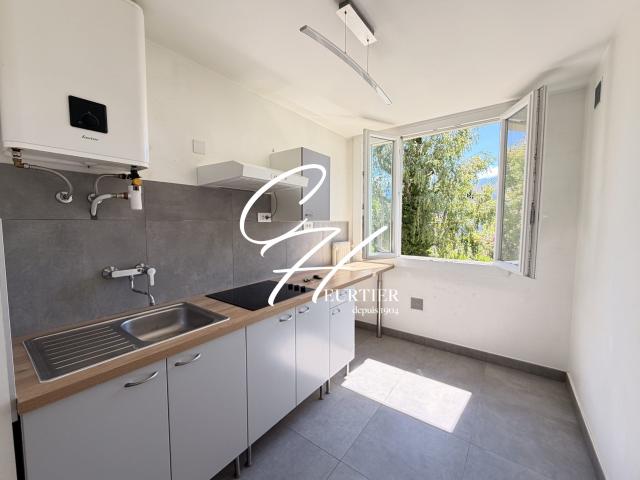 Appartement 1 pièce, 27 m² à louer à Saint Martin d'Hères 38400