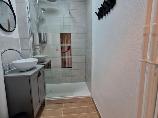 Appartement 1 pièce, 27 m² à louer à Saint Julien les Villas 10800