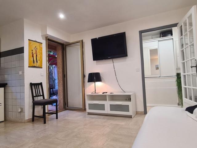 Appartement 1 pièce, 27 m² à louer à Toulon 83000