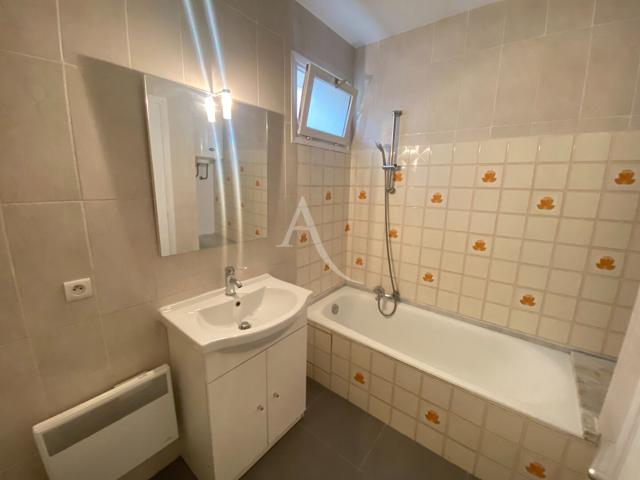 Appartement 1 pièce, 28 m² à louer à Nice 06100