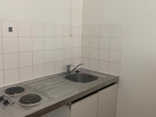 Appartement 1 pièce, 28 m² à louer à Nîmes 30900