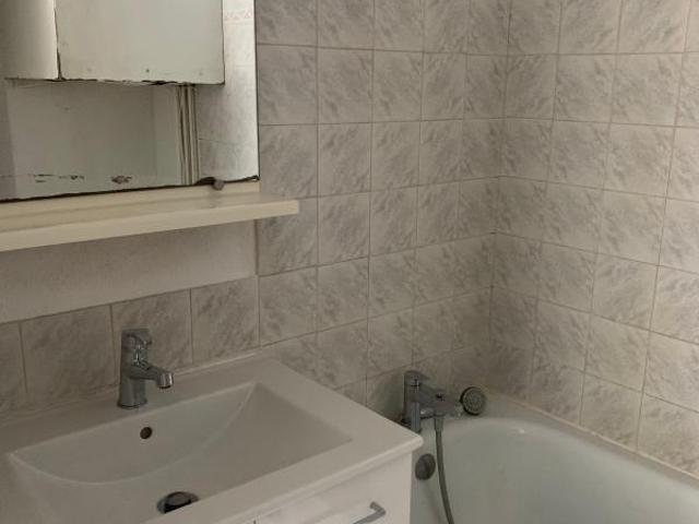 Appartement 1 pièce, 28 m² à louer à Nîmes 30900