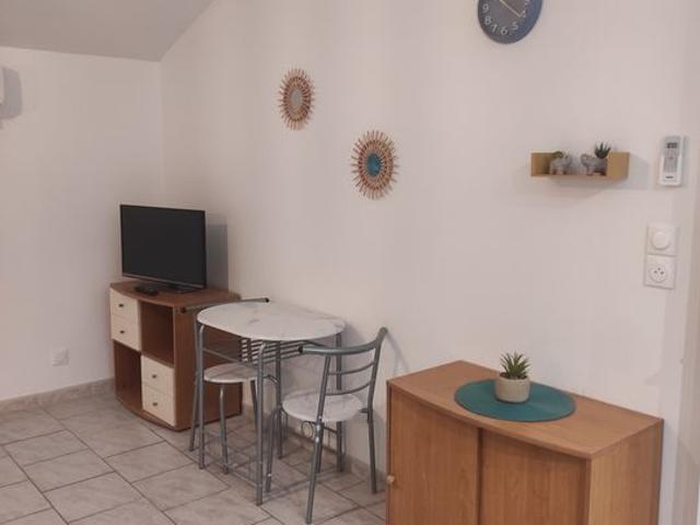 Appartement 1 pièce, 28 m² à louer à La Couronne 16400