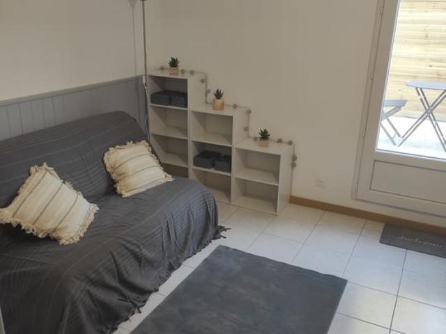 Appartement 1 pièce, 28 m² à louer à La Couronne 16400