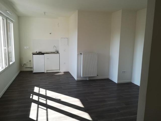 Appartement 1 pièce, 28 m² à louer à Le Bourget 93350