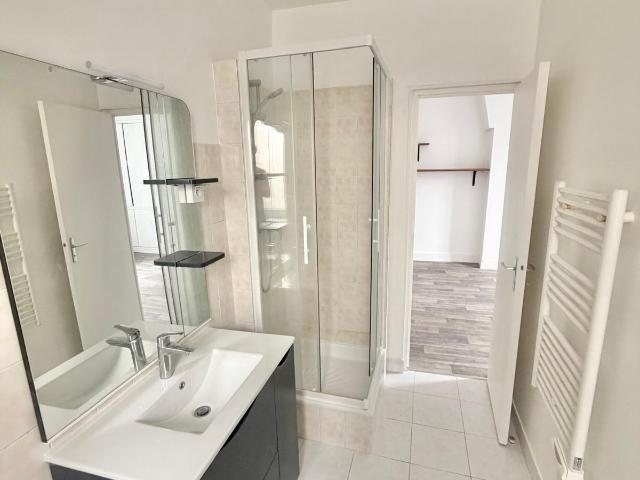 Appartement 1 pièce, 28 m² à louer à Paris 11 75011