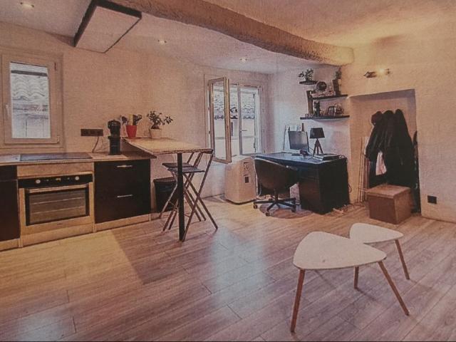 Appartement 1 pièce, 28 m² à louer à Trans en Provence 83720
