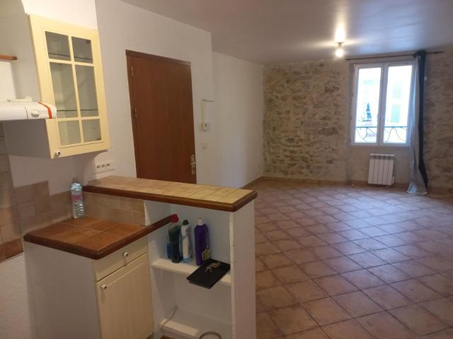 Appartement 1 pièce, 29 m² à louer à Forcalqueiret 83136
