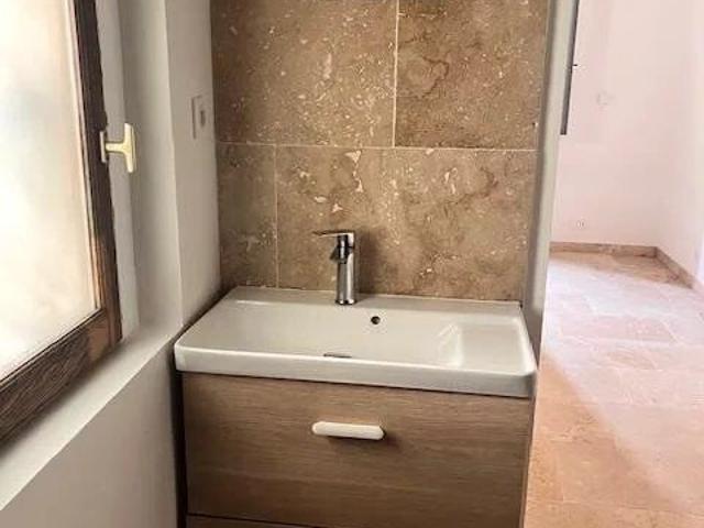Appartement 1 pièce, 21 m² à louer à Saint Quentin la Poterie 30700