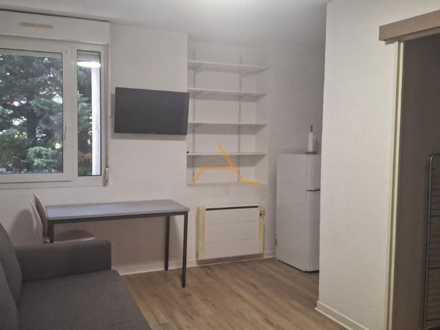 Appartement 1 pièce, 21m²en location à Dieulefit380 € par mois