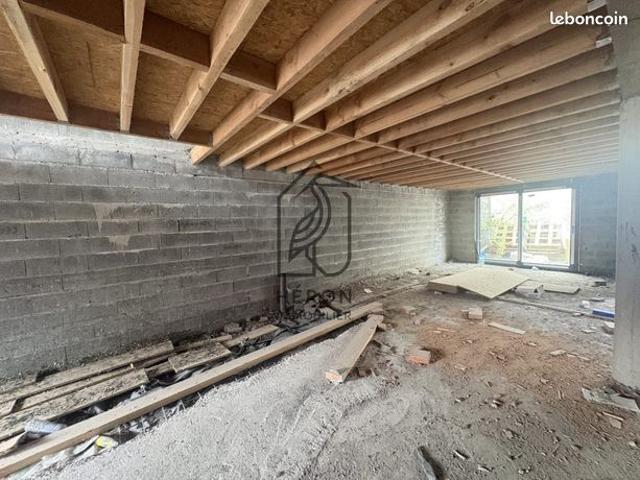 Appartement 1 pièce 230 m²