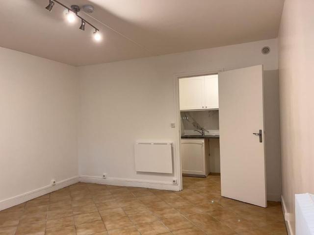 Appartement 1 pièce, 23 m² à louer à Évry Courcouronnes 91000