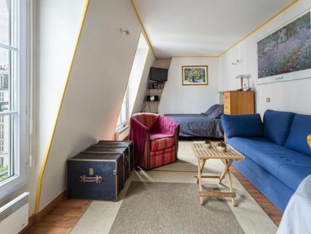 Appartement 1 pièce / 34 m² / 315 000 EUR / PARIS 18E ARRONDISSEMENT