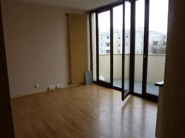 Appartement 1 pièce, 34 m² à louer à Élancourt 78990