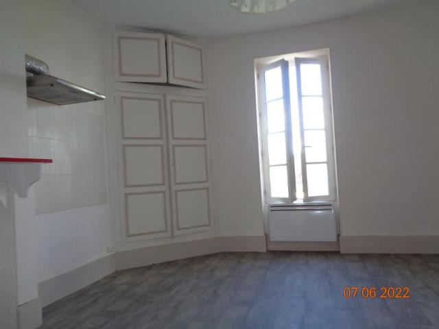 Appartement 1 pièce, 34 m² à louer à Lusigny 03230