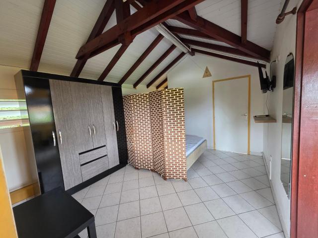 Appartement 1 pièce, 35 m² à louer à Les Abymes 97139