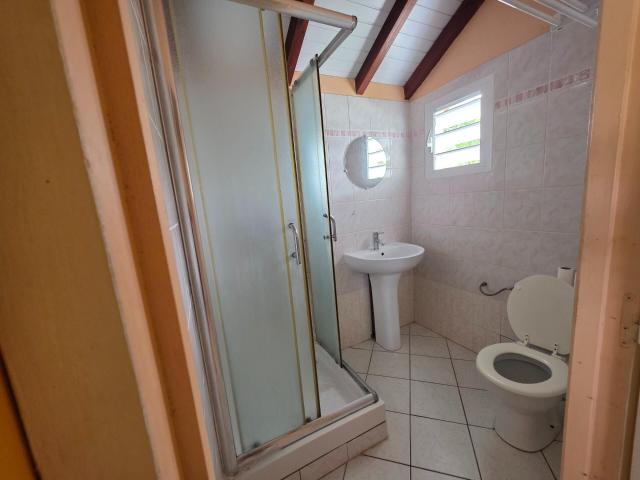 Appartement 1 pièce, 35 m² à louer à Les Abymes 97139