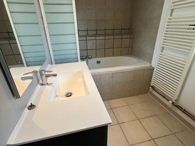 Appartement 1 pièce, 35 m² à louer à Sauzet 26740