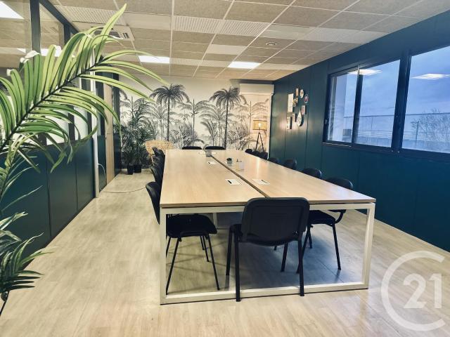 Appartement 1 pièce 370 m²