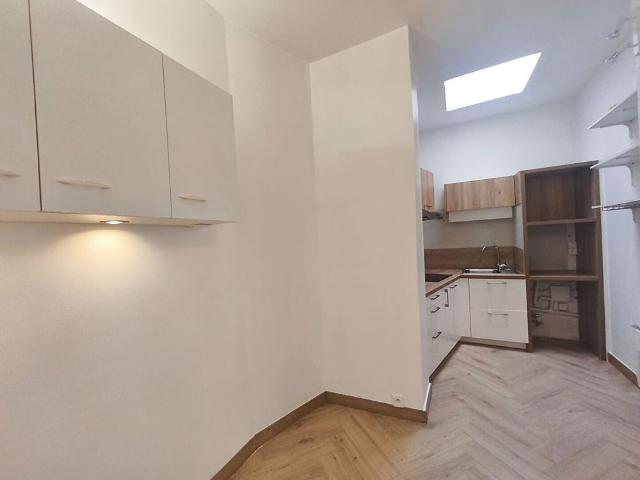 Appartement 1 pièce 37 m 2 rénové calme