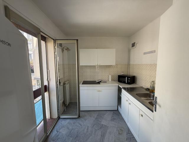 Appartement 1 pièce, 37 m² à louer à Hyères 83400