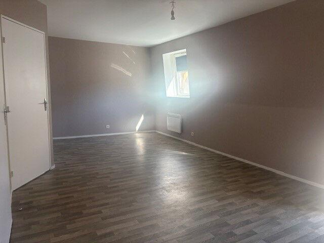 Appartement 1 pièce, 37 m² à louer à La Châtre 36400