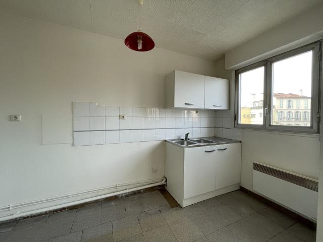 Appartement 1 pièce, 39 m² à louer à Aubagne 13400