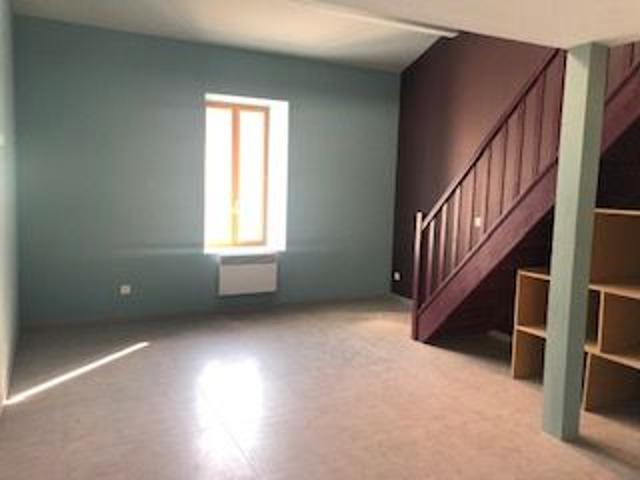 Appartement 1 pièce, 39 m² à louer à Farges 01550
