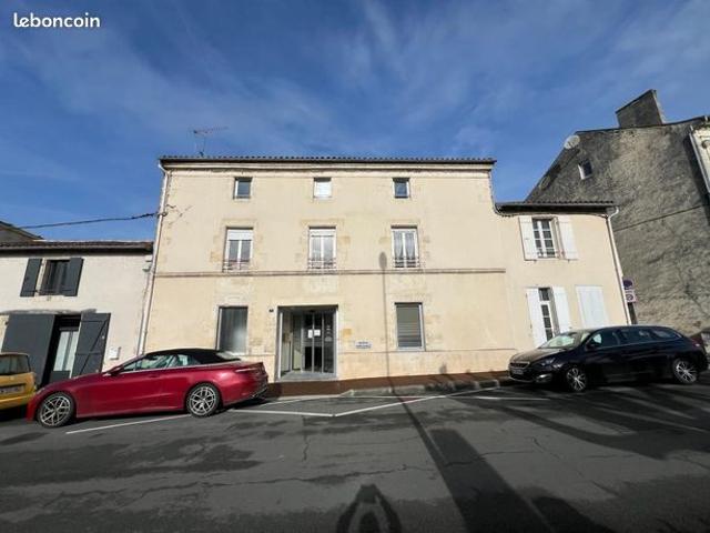 Appartement 1 pièce 300 m²