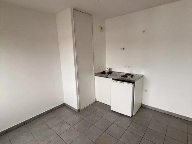 Appartement 1 pièce, 30 m² à louer à Meyzieu 69330