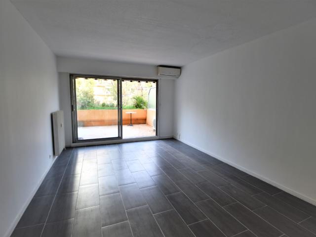 Appartement 1 pièce, 31 m² à louer à Nice 06200