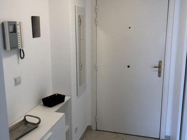 Appartement 1 pièce, 31 m² à louer à Antibes 06160