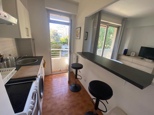 Appartement 1 pièce, 32 m² à louer à Nice 06200