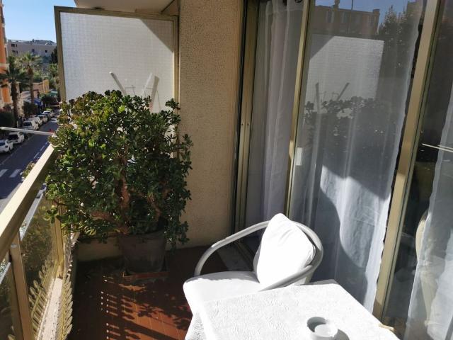 Appartement 1 pièce, 32 m² à louer à Antibes 06160
