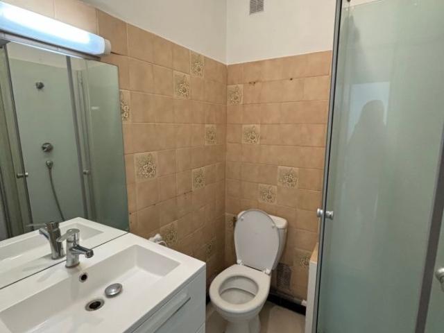 Appartement 1 pièce, 33 m² à louer à Nîmes 30900