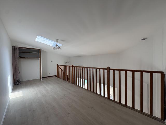 Appartement 1 pièce, 33 m² à louer à Aubagne 13400