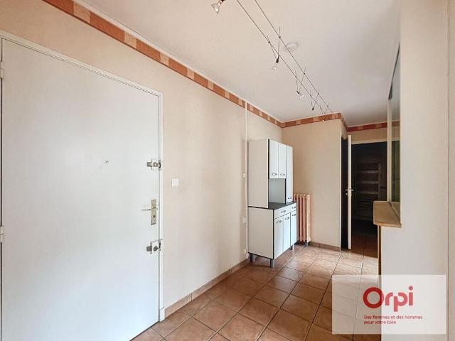 Appartement 1 pièce, 44 m² à louer à Montluçon 03100