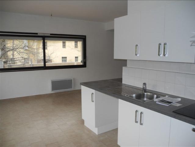 Appartement 1 pièce, 44 m² à louer à Aubagne 13400