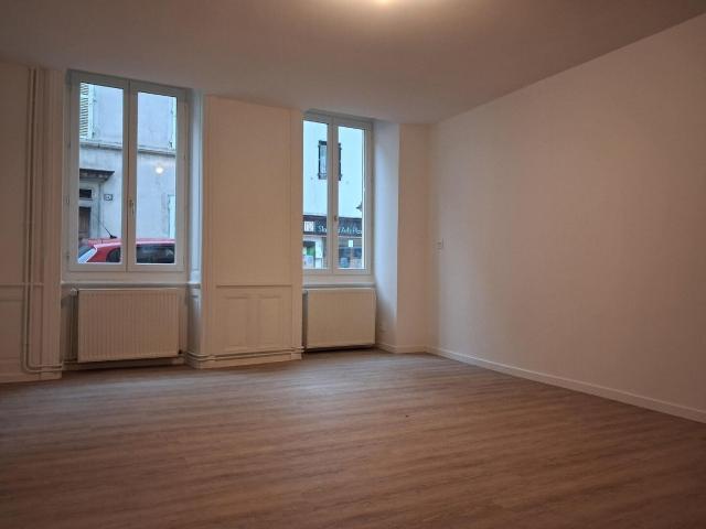 Appartement 1 pièce, 44 m² à louer à Saint Rambert en Bugey 01230