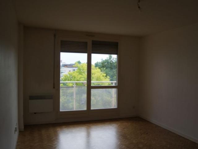 Appartement 1 pièce, 49 m² à louer à Lyon 8 69008