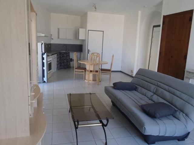 Appartement 1 pièce, 40 m² à louer à Montblanc 34290