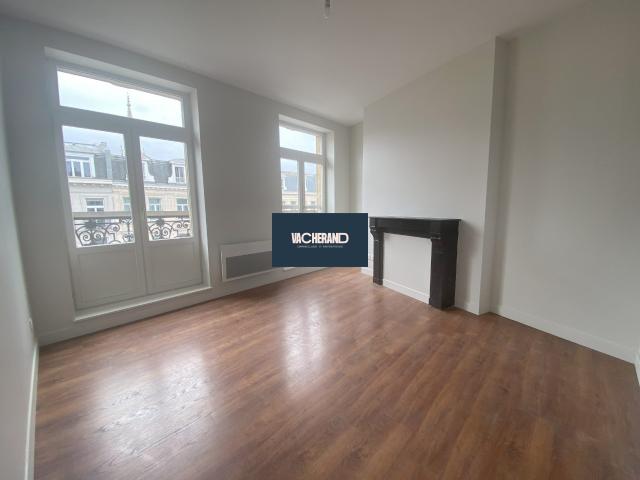 Appartement 1 pièce 54 m²