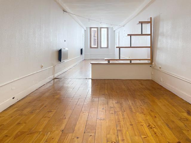 Appartement 1 pièce 54 m²