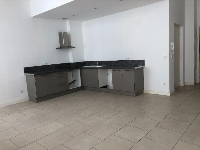 Appartement 1 pièce, 55 m² à louer à Toulon 83000