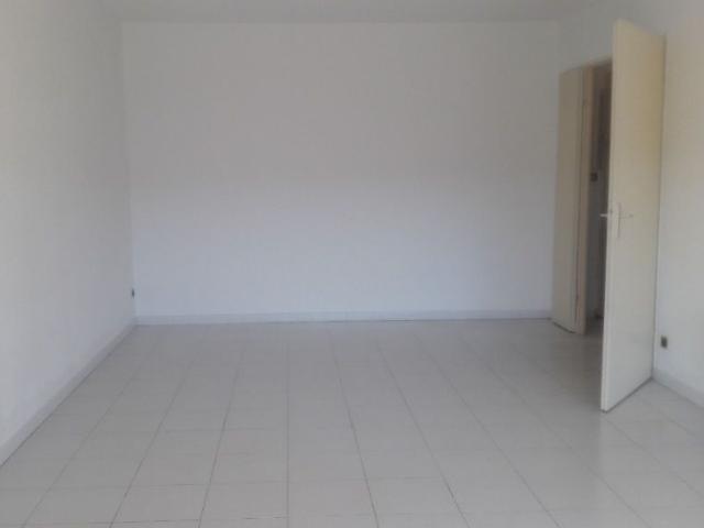 Appartement 1 pièce, 53 m² à louer à Marignane 13700