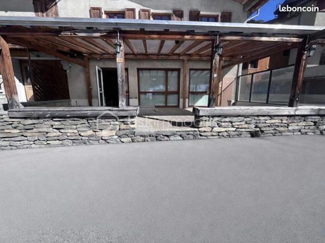 Appartement 1 pièce 57 m²