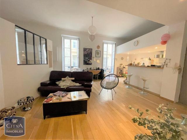 Appartement 1 pièce 63 m²